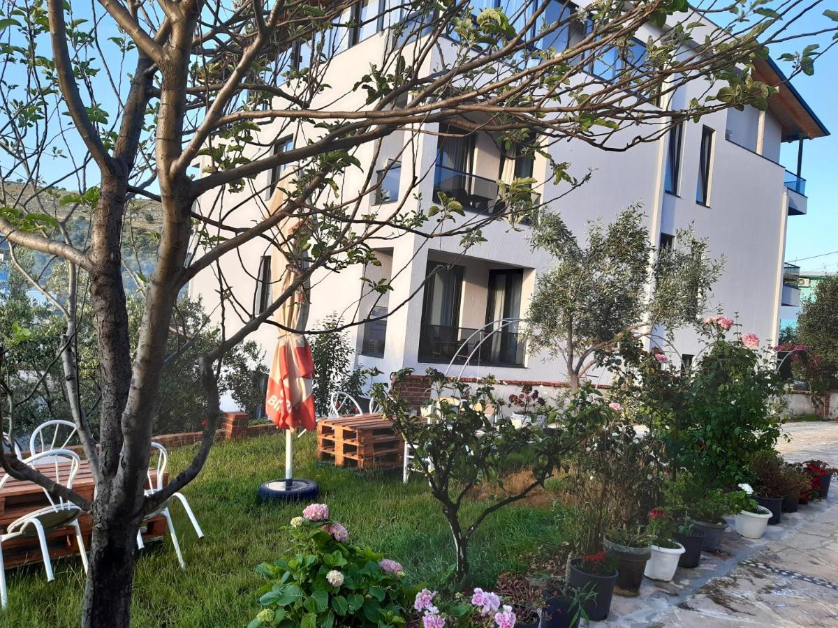 Villa Zotaj クサミル エクステリア 写真